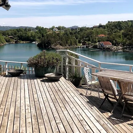 Summercottage By The Ocean Holiday home Bomlo