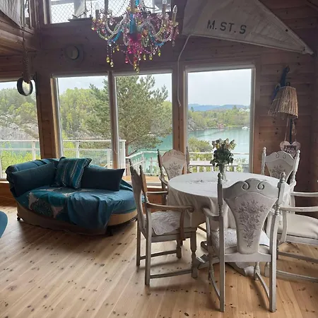 Holiday home Summercottage By The Ocean Bomlo