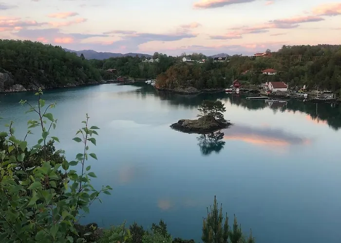 Holiday home Seaside With Panoramic View Bomlo