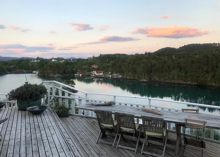 Seaside With Panoramic View Bomlo