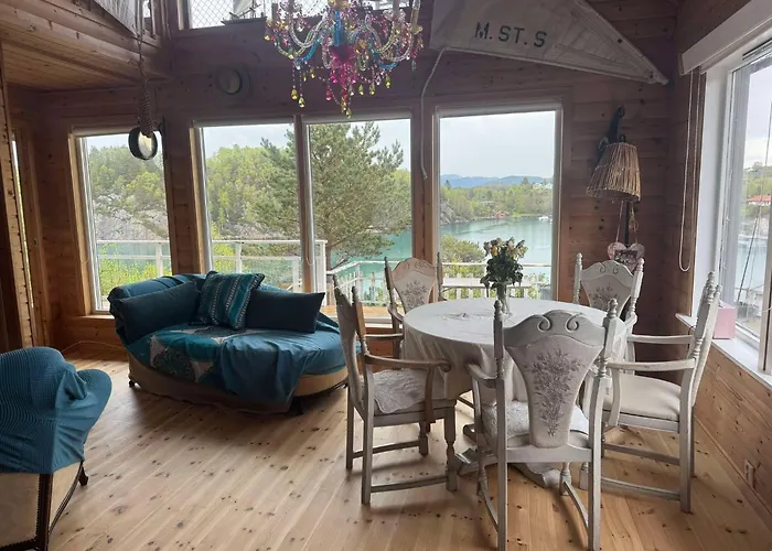 Holiday home Seaside With Panoramic View Bomlo